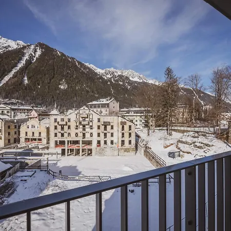 Cozy Au Centre De Avec Balcon - Fr-1-343-274 Шамони