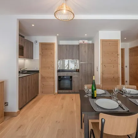 Cozy Au Centre De Avec Balcon - Fr-1-343-274 Шамони