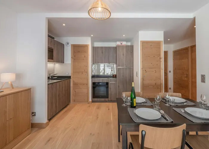 Cozy Au Centre De Avec Balcon - Fr-1-343-274 Шамони